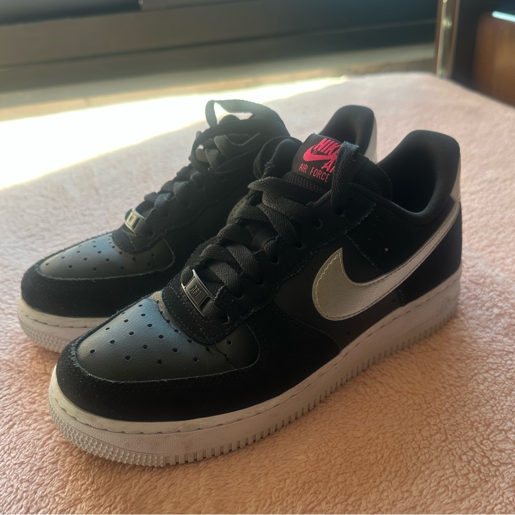 Nike Air Force 1 "07 Black And Pink